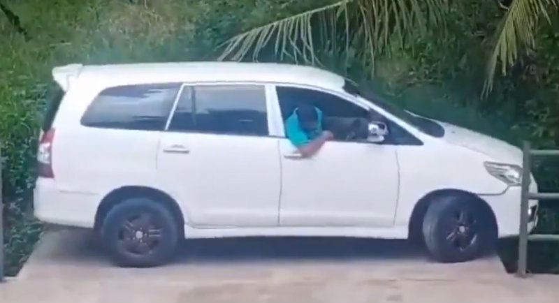 kerala innova car parking viral 1