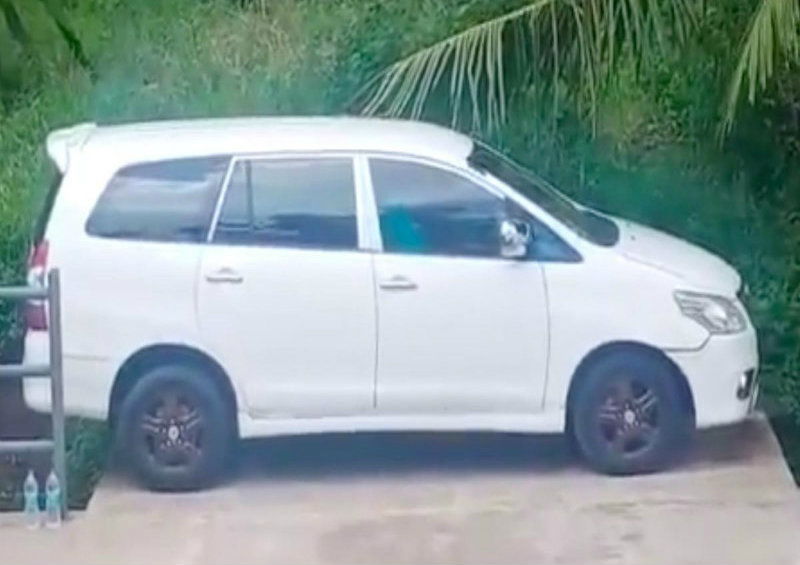 kerala innova car parking viral 3