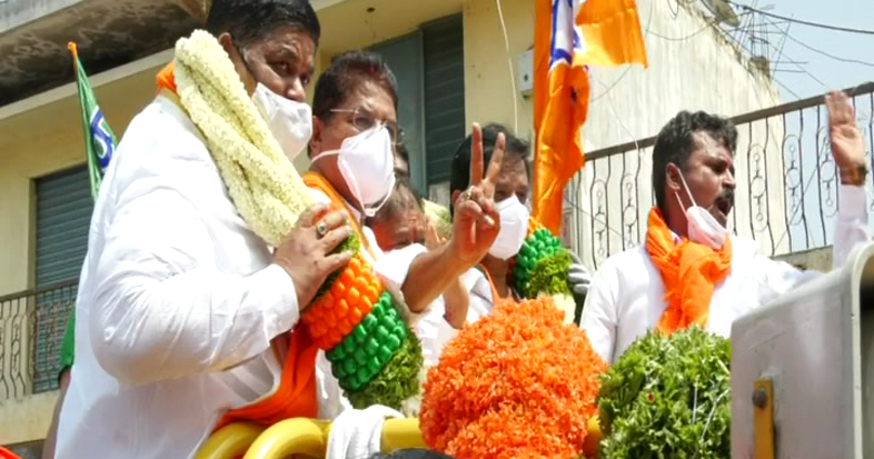 Munirathna BJP Road Show 10