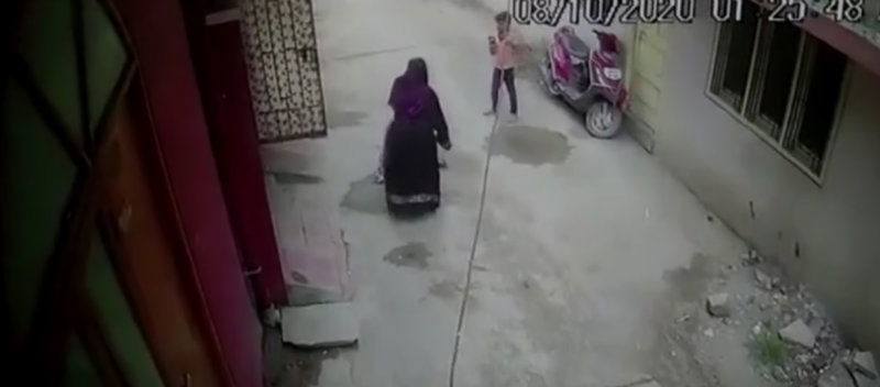 WOMAN 3
