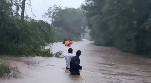 bij flood rain 1