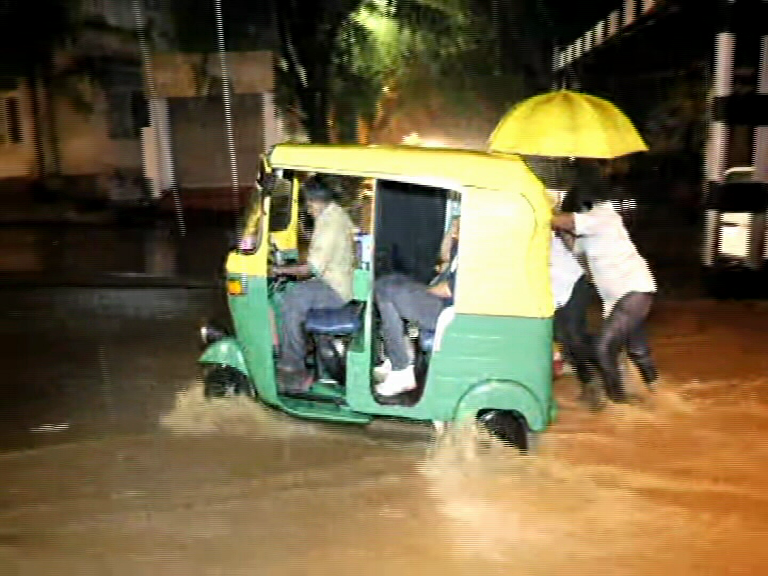 blr rain 2222 18