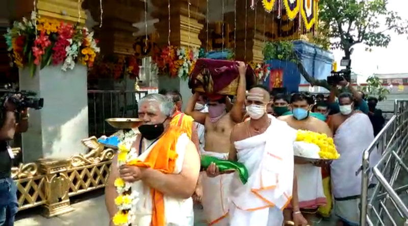 HSN TEMPLE b.
