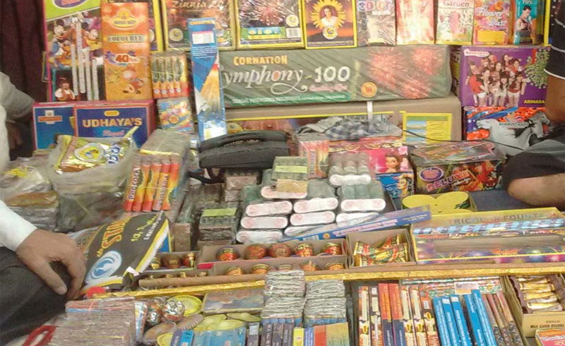 crackers Delhi police deepavli