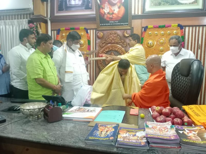 munirathna nirmalanandanath swamiji 2 2