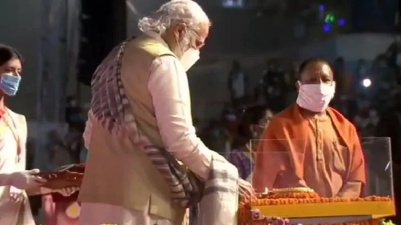 pm modi devdeepavali