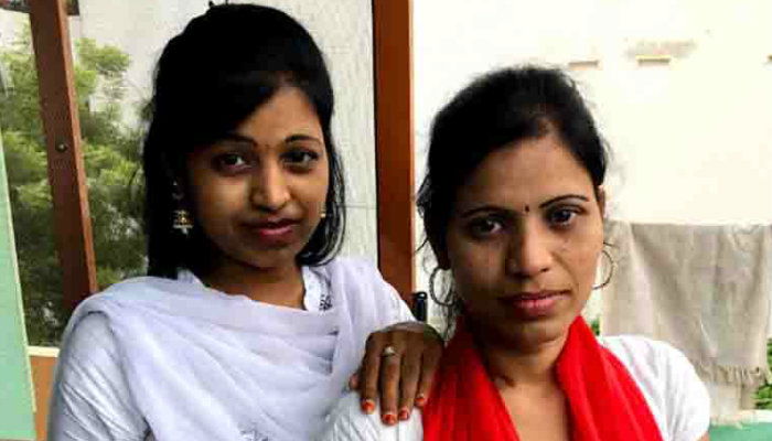 mother and daughters 1
