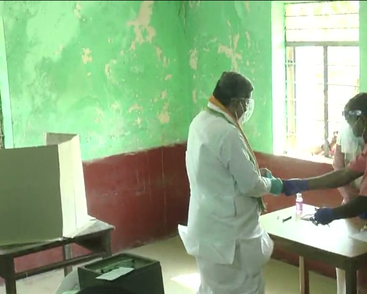 mys siddaramaiah voting