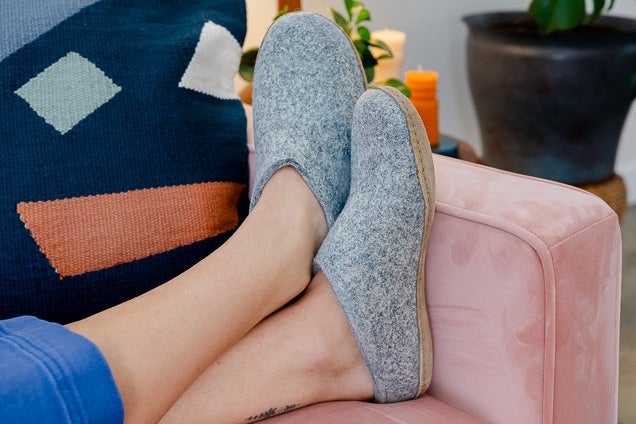 Slippers lowres 5077