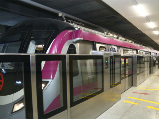 metro web feature