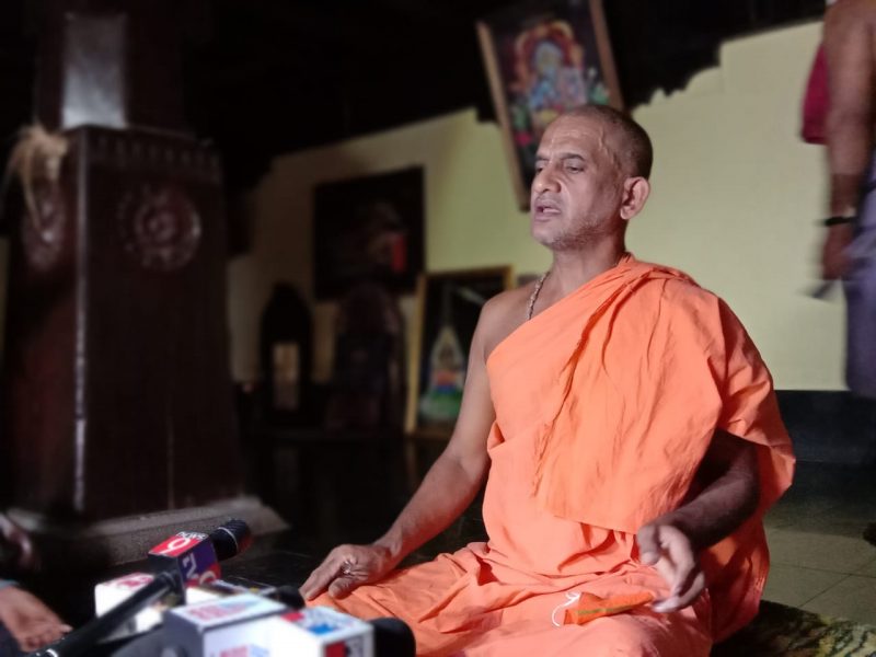 pejawar vishwaprasanna swamiji 1