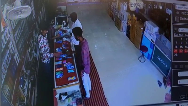Kodagu mobile theft1
