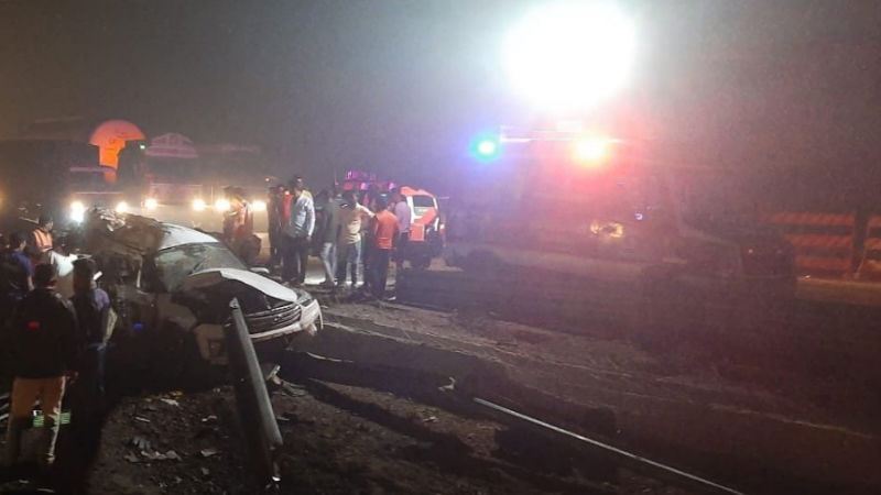 Mumbai vehicles collision2