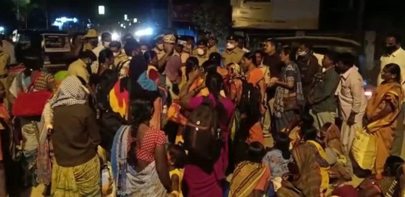 Raichur Liquor sales protest3 e1617028232651