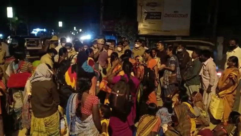 Raichur Liquor sales protest3