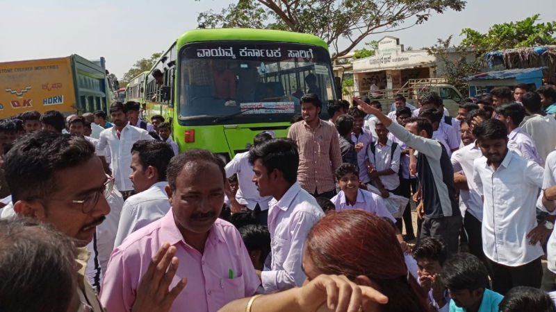 gadag protest2