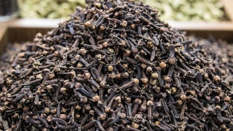 cloves9