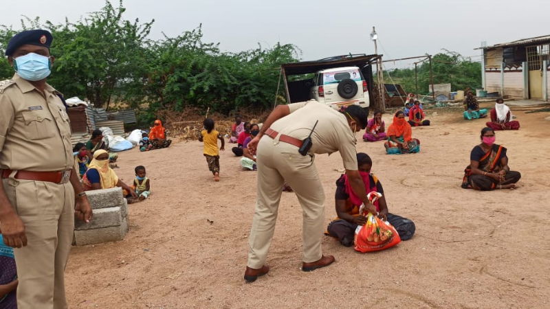 Yadagiri Police Help2