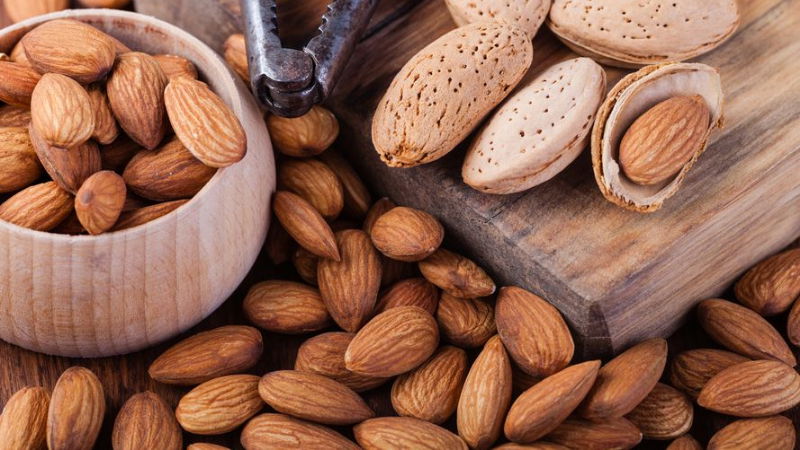 almonds3