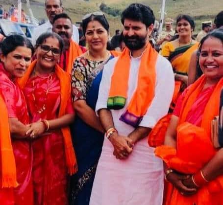 ct ravi and wife pallavi 2