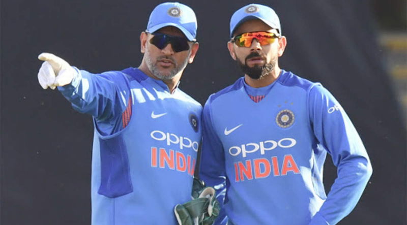 dhoni and kohli 2