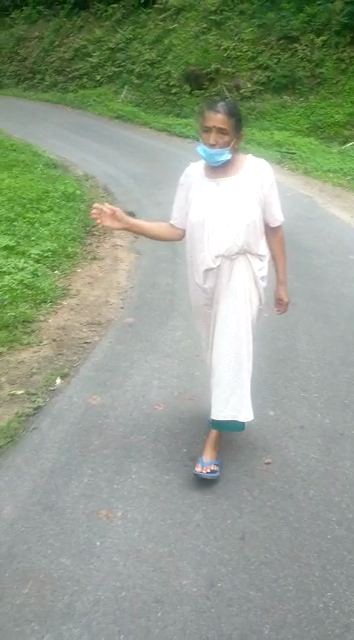 mdk old woman ambulancd 2