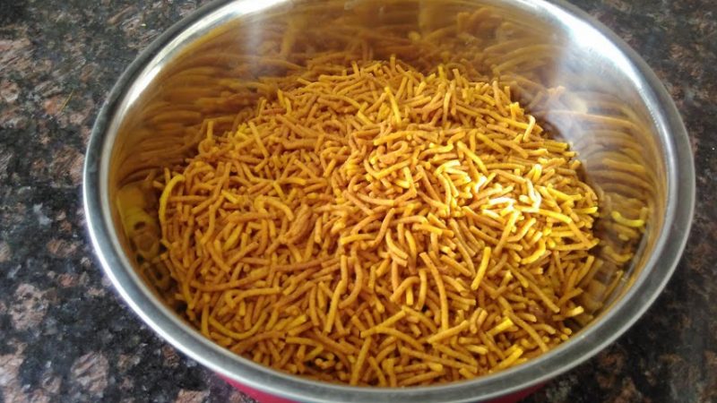 Aloo bhujiya medium