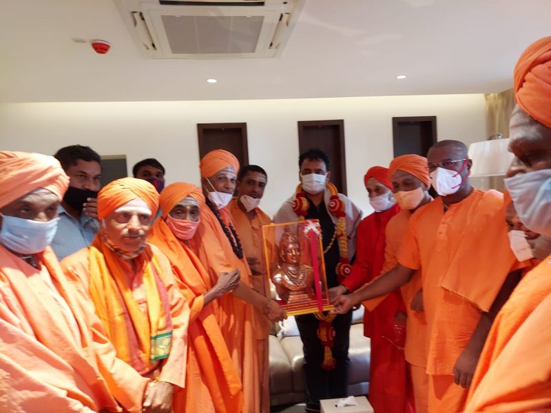 Ashwath Narayana meeting with Swamiji 1 medium
