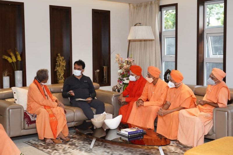 Ashwath Narayana meeting with Swamiji 3 medium
