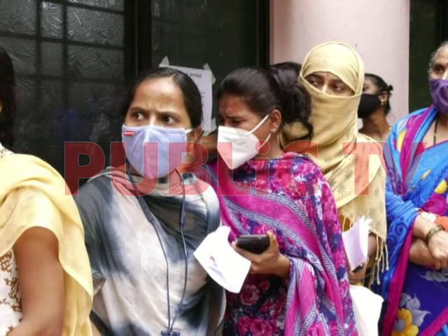 Dharwad Student Cry Vaccine Centre 3 medium
