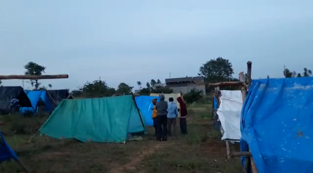 KLR Hut 1 medium