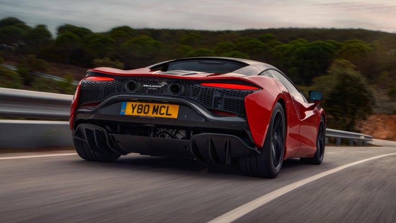 McLaren Artura medium