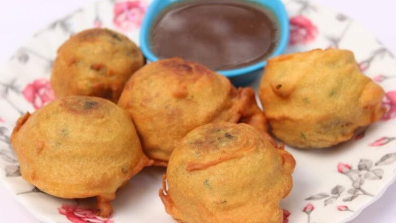 Potato Bonda3 medium