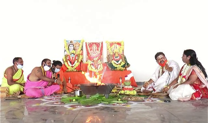 Renukacharya Wife 1 medium
