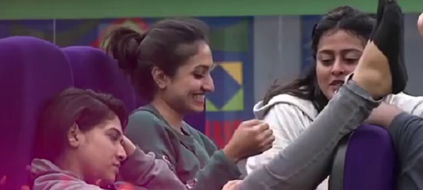 bigg boss vaishnavi 1 medium