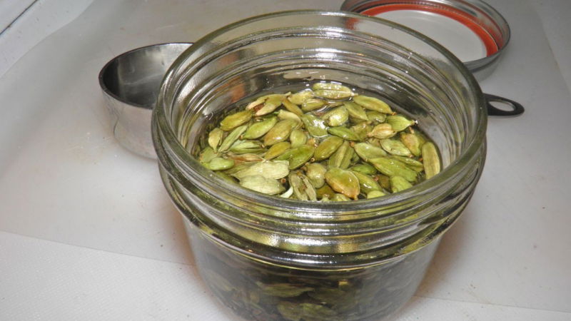 cardamom3