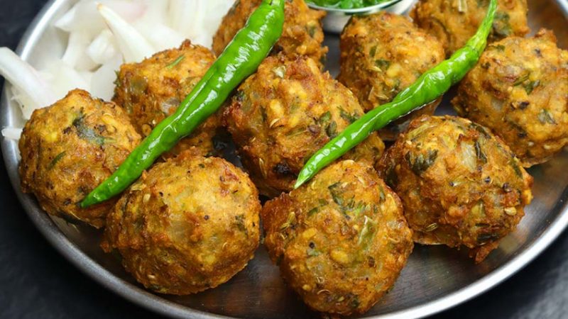 moong dal pakoda4 medium