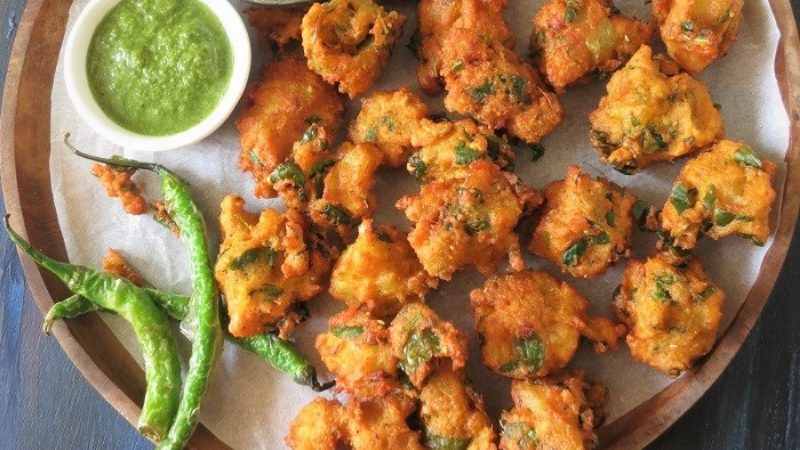 moong dal pakoda7 medium