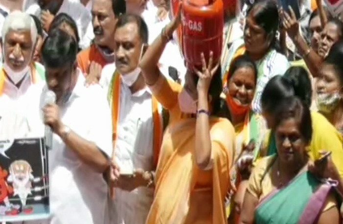 Congress Protest BBMP Chalo Price Hike 3