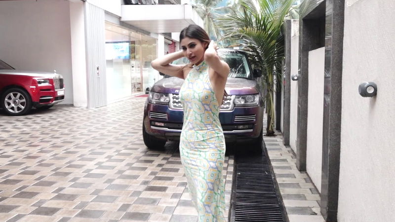 MOUNI ROY 1 1