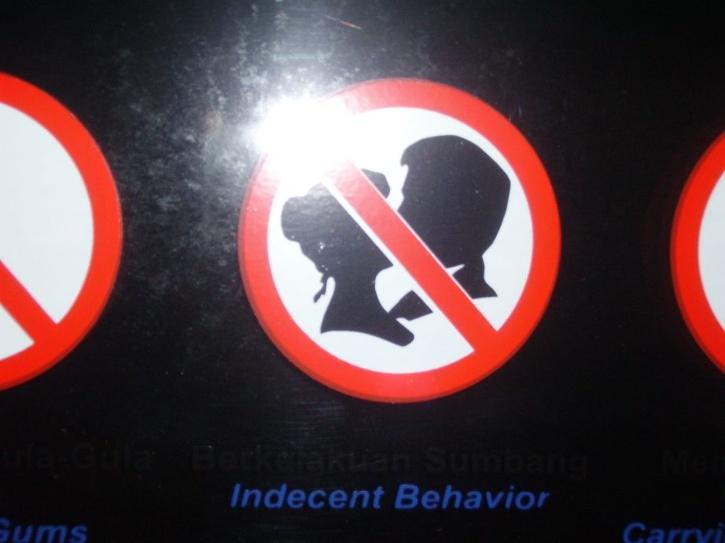 Mumbai Housing Board NO Kissing Zone 2