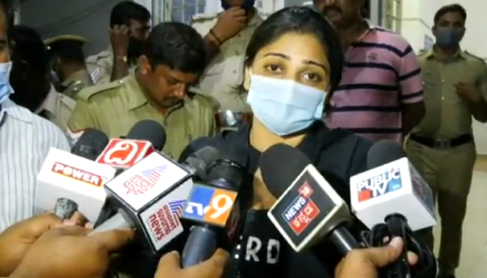 Rachita Ram Love You Rachchu Bidadi Police Station 1