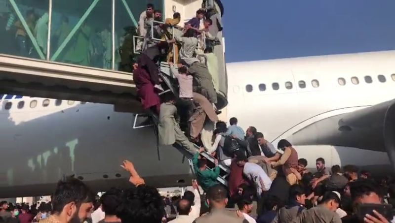 Taliban sweep Afghanistan Kabul Airport 1