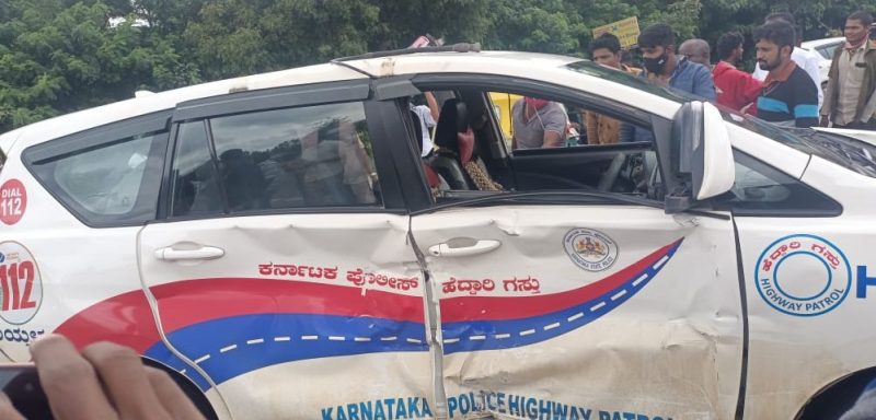 chikkaballapur police car accident 2