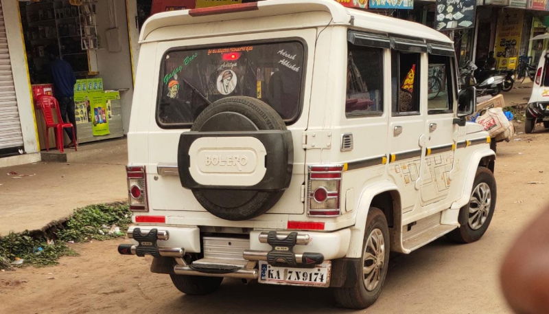 duplicate Police Van 2