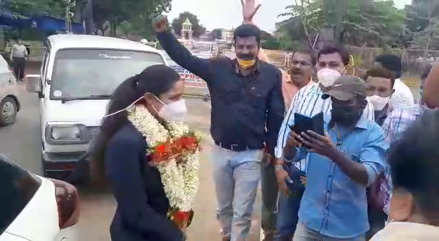 tokyo olympics Grand Welcome For hockey National Coach Ankitha Suresh suntikoppa kodagu 2