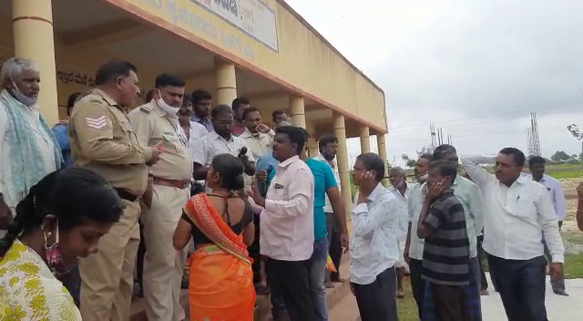 GADAG SCHOOL PROTEST 2 1