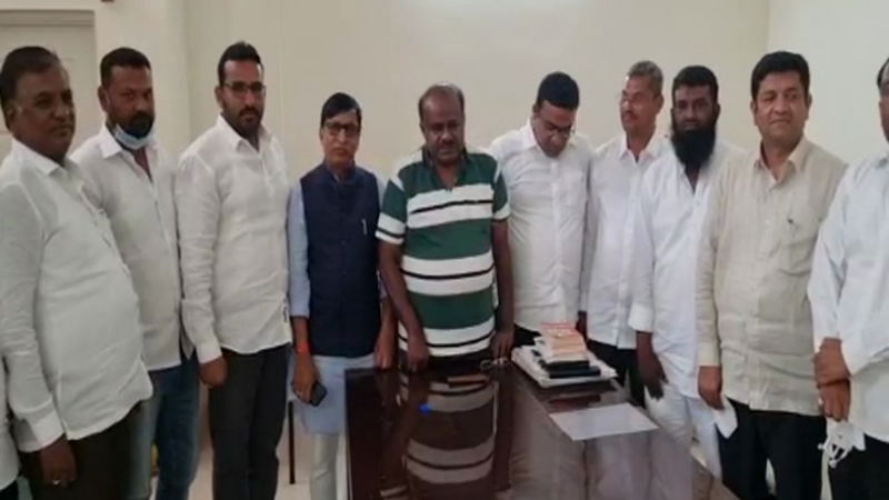Kalaburagi jds members demands mayor seat 3