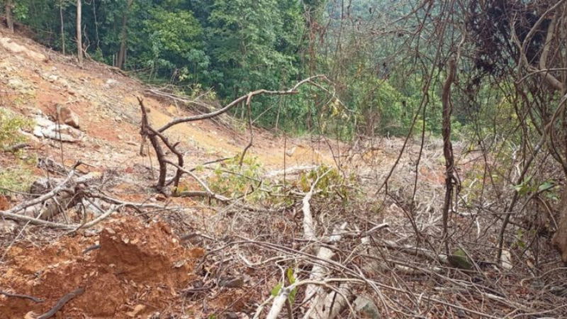 Karwar hill collapses