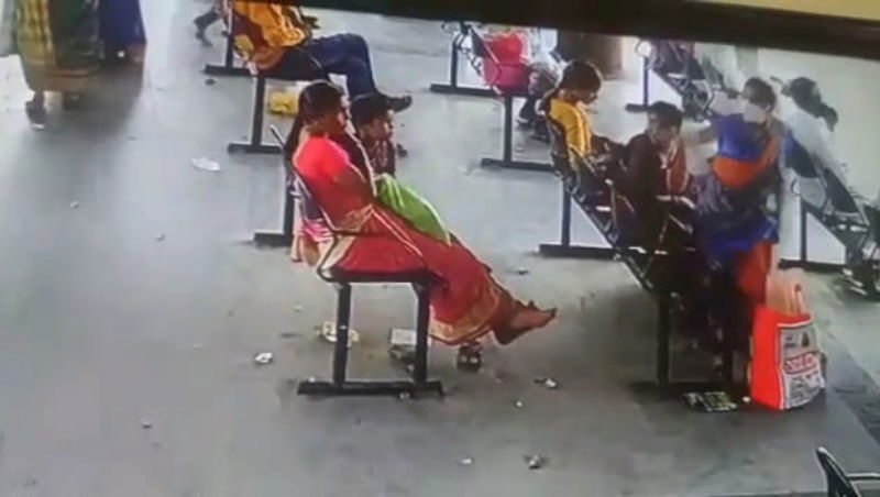women chain